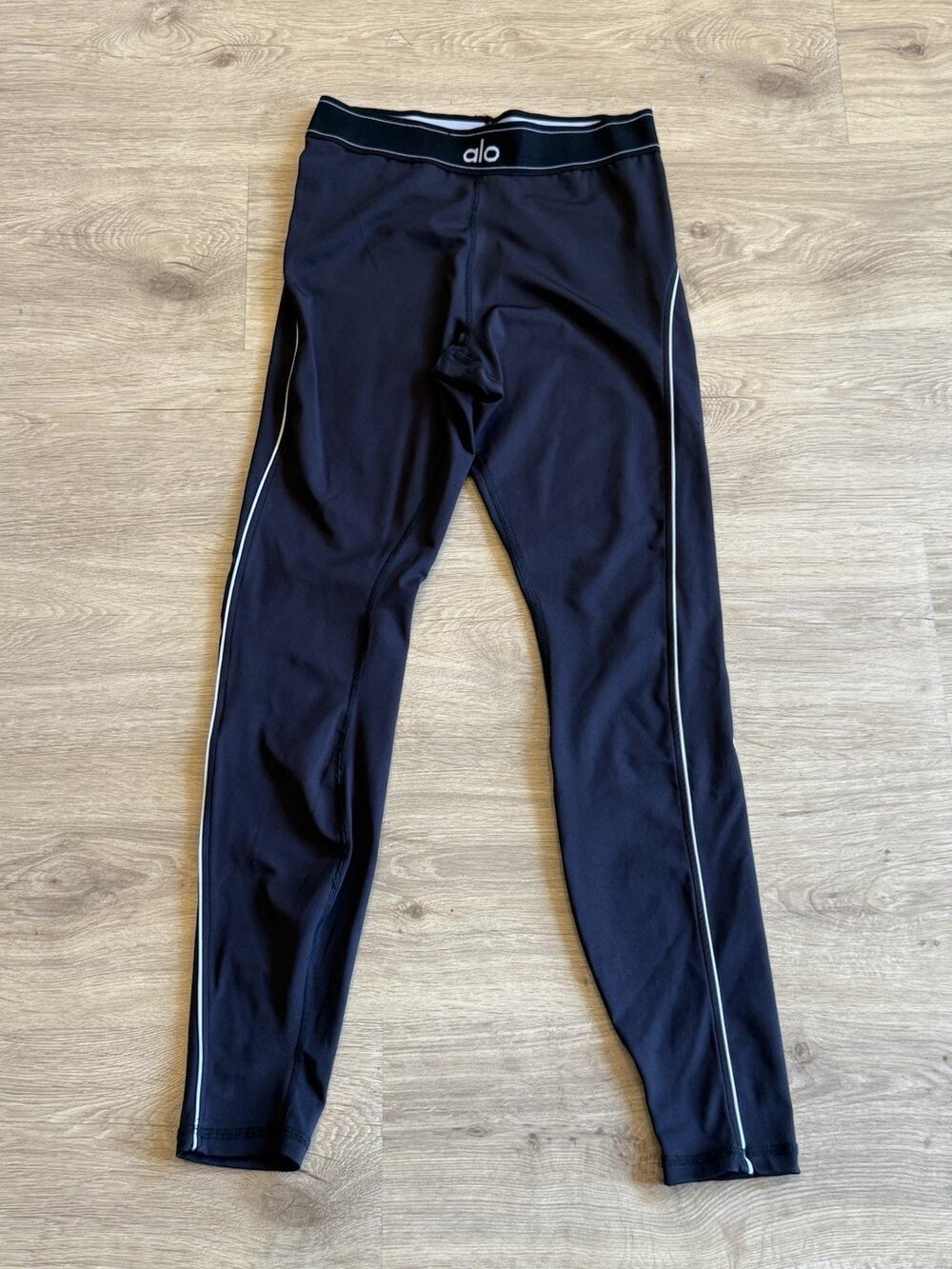 Alo Airlift High-Waist Suit Up Leggings M Black/White Contrast Piping Ankle